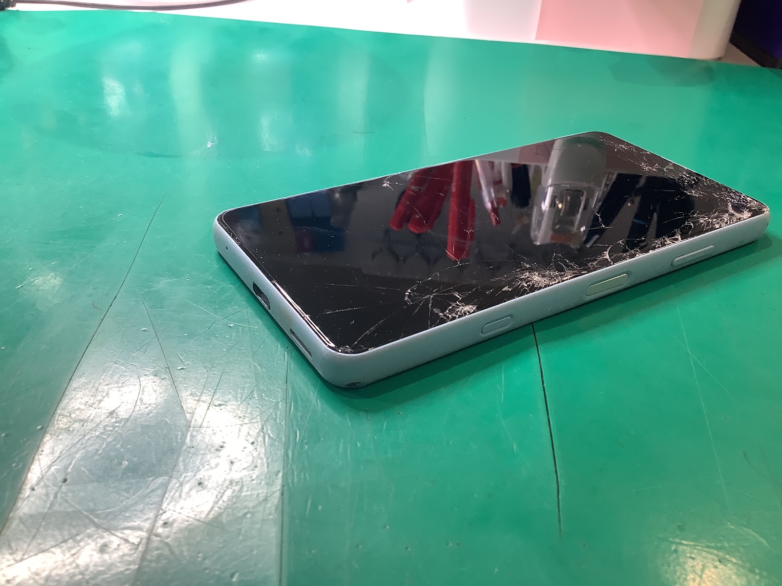 Xperia　AceⅡのバッテリー交換ならデータをそのまま・最短即日修理のスマホ修理工房秋津店にご相談ください！